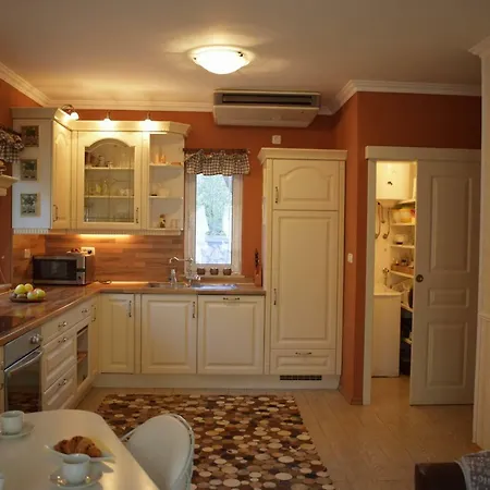 Di-ana Apartment